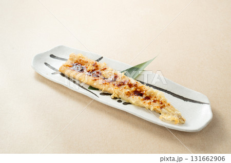 美味しそうな穴子の一本揚げ 美味しそうな穴子の一本揚げ 131662906