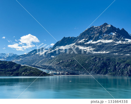 ランプルー氷河と山、グレイシャーベイ国立公園、世界遺産、2025年8月下旬撮影 ランプルー氷河と山、グレイシャーベイ国立公園、世界遺産、2025年8月下旬撮影 131664338