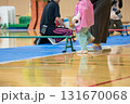 【保育園の運動会　平均台の障害物競走】 131670068