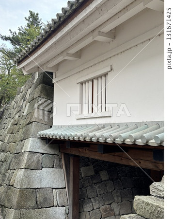 福井城址の歴史ある門 131671425