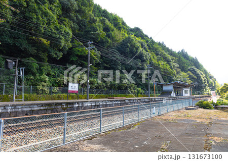 兵庫県神河町にある播但線長谷駅の風景 131673100