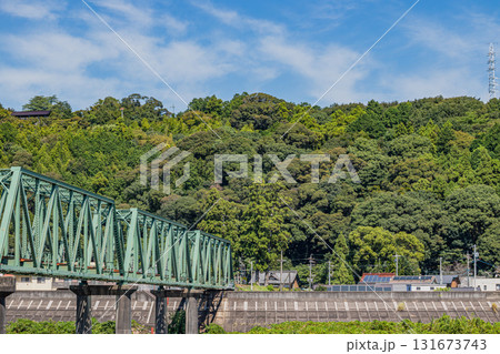浜松市の鹿島橋と天竜川河川敷の風景(静岡県) 浜松市の鹿島橋と天竜川河川敷の風景(静岡県) 131673743