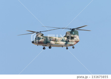 飛行する航空自衛隊CH-47Jチヌーク 飛行する航空自衛隊CH-47Jチヌーク 131673855