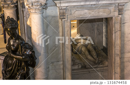 Recumbent statue of king Henri 2 in basilica of saint denis  France 131674458