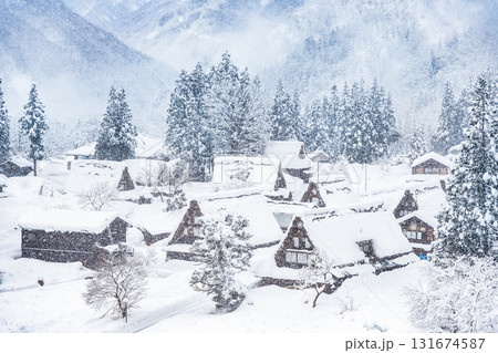 五箇山 雪の降る相倉合掌造り集落 五箇山 雪の降る相倉合掌造り集落 131674587