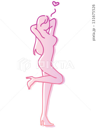 魅力的な女性のポーズとハート 131675526