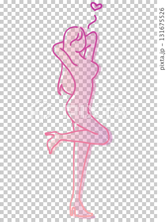 魅力的な女性のポーズとハート 131675526