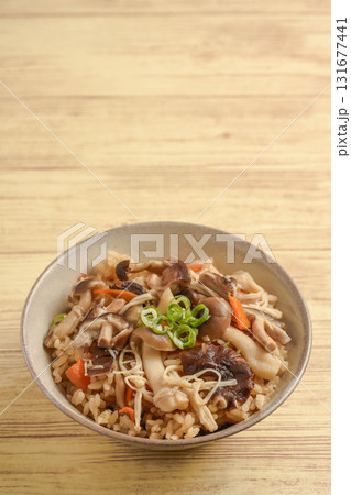 秋の味覚　キノコご飯 131677441