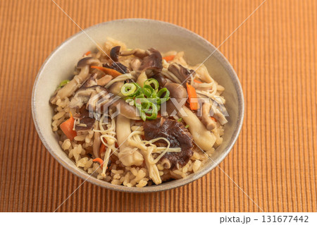 秋の味覚 キノコご飯 秋の味覚 キノコご飯 131677442