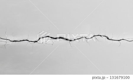 モノクロで描かれた抽象的な線のアート 131679100