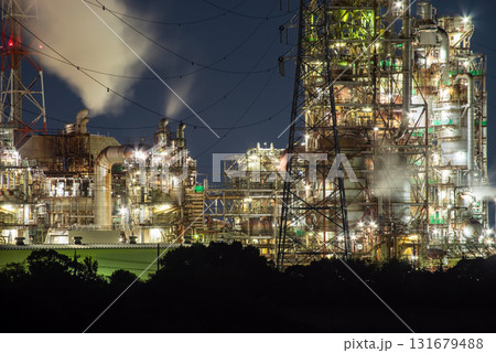 四日市の工場夜景《焼津突堤より望む塩浜地区 昭和四日市石油》 四日市の工場夜景《焼津突堤より望む塩浜地区 昭和四日市石油》 131679488