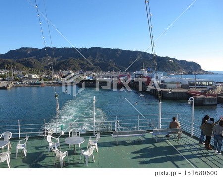 2016.12.31 金谷港を出港した東京湾フェリー 鋸山 131680600