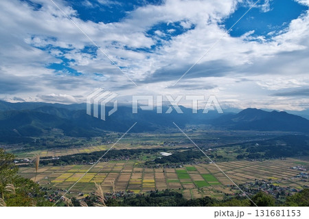 長野県飯山市の信濃平テイクオフからの絶景 長野県飯山市の信濃平テイクオフからの絶景 131681153