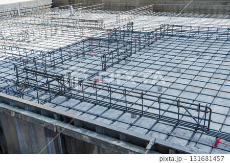 建築現場の基礎配筋　ベタ基礎 131681457