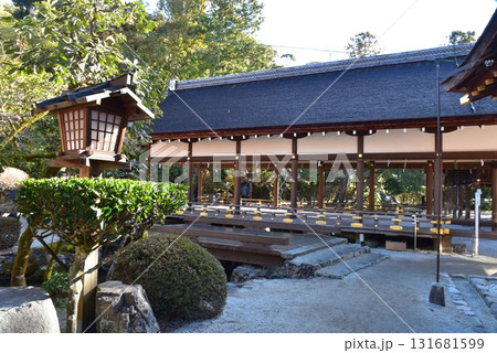 京都　上賀茂神社　橋殿　 131681599