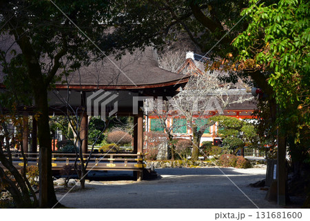 京都　上賀茂神社　橋殿　 131681600
