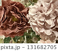 アンティークな紫ローズとサーモンピンクのあじさいの造花 131682705