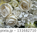 白いバラの造花 131682710