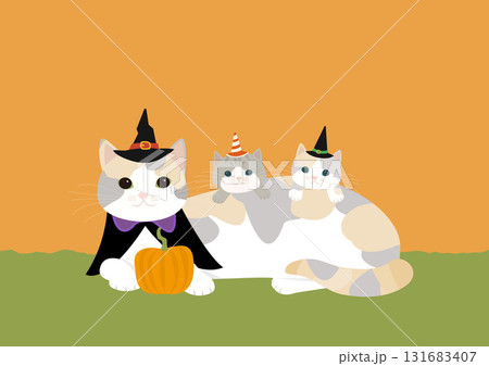 ハロウィンを楽しむパステルミケの親とコネコ 131683407