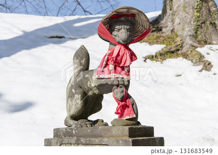 雪の中の狛犬 131683549