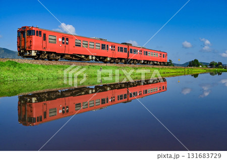 城端線の晴天水鏡気動車① 城端線の晴天水鏡気動車① 131683729
