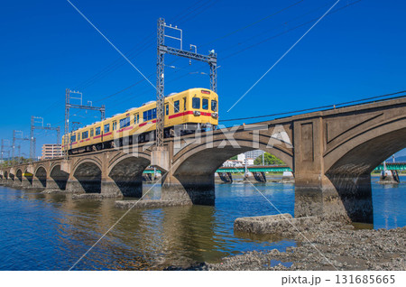 名島川橋梁を通過する西鉄600形電車 131685665