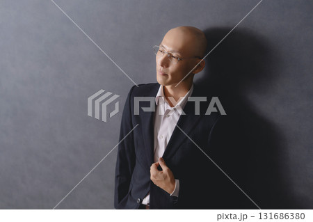 スーツを着た男性 ポートレート スーツを着た男性 ポートレート 131686380