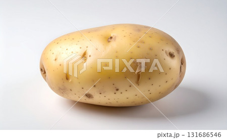 白い背景に、皮付きのじゃがいもが一つ 白い背景に、皮付きのじゃがいもが一つ 131686546