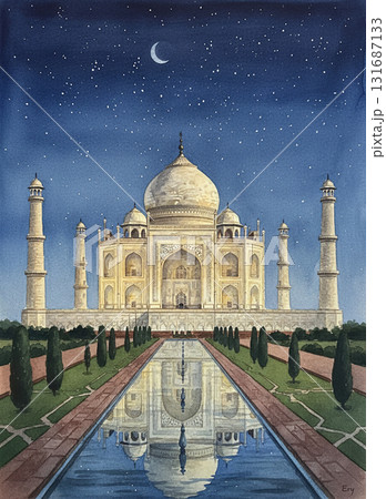 月光に照らされて水路に美しく反射するインドの世界遺産タージ・マハルを描いた水彩イラスト素材 131687133