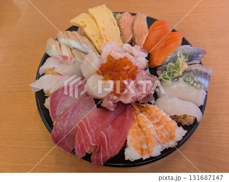 握り寿司 131687147