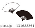 シンプルな白と黒の無地の扇子 131688261