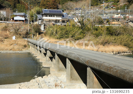 高知県越知町　片岡沈下橋 131690235