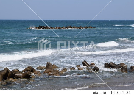 海岸の波消しブロック 海岸の波消しブロック 131694186