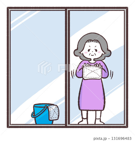 窓ふきをするシニア女性のイラスト 131696483