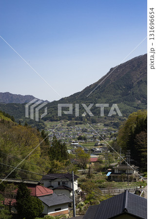 春の長野県小県郡青木村の街並み 131696654