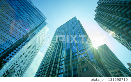 超高層ビル群と太陽フレア 超高層ビル群と太陽フレア 131698710