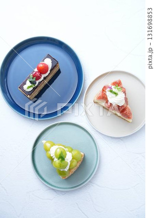 ケーキ3種　シャインマスカット　いちじく　オペラ 131698853