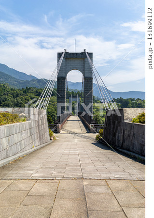 《戸川公園》夏の風の吊り橋(神奈川県秦野市) 《戸川公園》夏の風の吊り橋(神奈川県秦野市) 131699112
