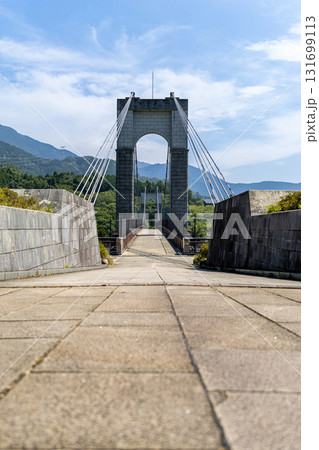 《戸川公園》夏の風の吊り橋（神奈川県秦野市） 131699113