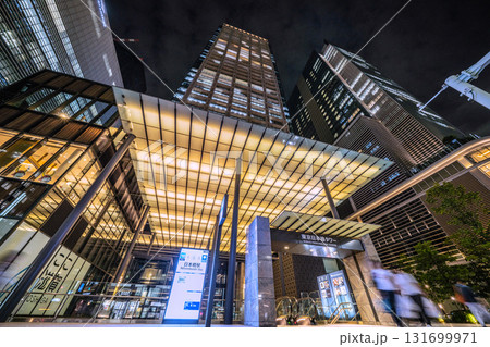 日本の東京都市景観10月3日。日本橋駅(出入口B6)とつながる東京日本橋タワーなどを望む 日本の東京都市景観10月3日。日本橋駅(出入口B6)とつながる東京日本橋タワーなどを望む 131699971