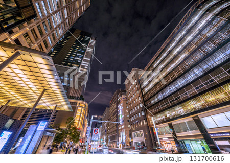 日本の東京都市景観10月3日。日本橋駅(出入口B6)とつながる東京日本橋タワーや日本橋高島屋など… 日本の東京都市景観10月3日。日本橋駅(出入口B6)とつながる東京日本橋タワーや日本橋高島屋など… 131700616