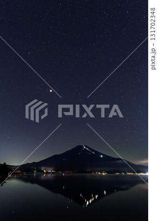 皆既月食と逆さ富士（山中湖にて） 131702348