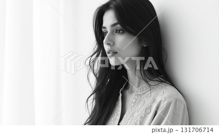 モノクロの女性 モノクロの女性 131706714