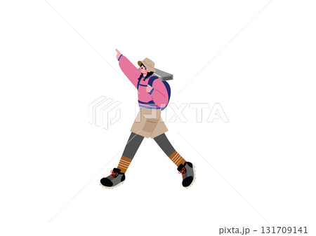登山を楽しむ女性 131709141