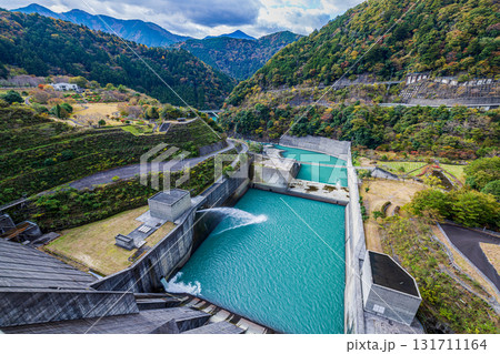静岡県　長島ダム・秋景色 131711164