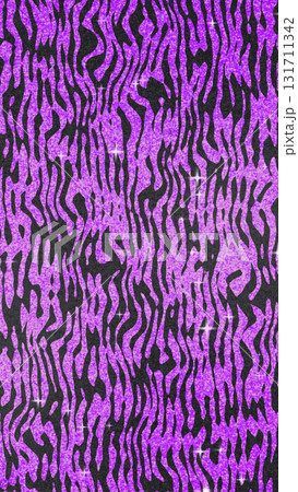 平成ギャル風!紫色にギラギラと輝くゼブラ柄背景 平成ギャル風!紫色にギラギラと輝くゼブラ柄背景 131711342