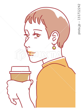 紙コップのコーヒーを持つ女性 131712242