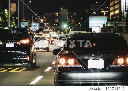 都市の夜間交通　 131713641