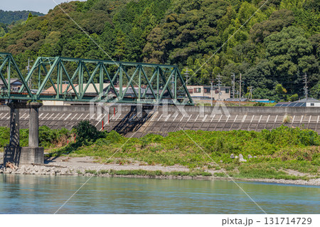 浜松市の天竜浜名湖鉄道の線路と街並み(静岡県) 131714729