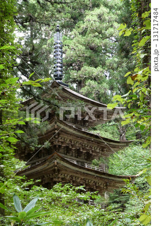 山形県羽黒山神社の出羽三山の東北最古の五重塔は国宝に指定 山形県羽黒山神社の出羽三山の東北最古の五重塔は国宝に指定 131717484